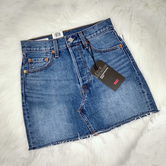 NEW Levi's Deconstructed Denim Mini Skirt - Picture 4 of 5